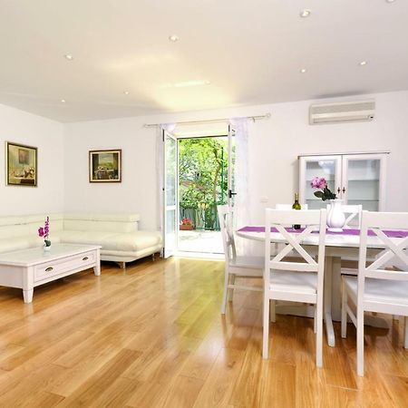 Apartments Vekic Makarska Ngoại thất bức ảnh