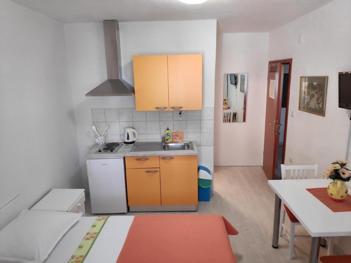 Apartments Vekic Makarska Ngoại thất bức ảnh