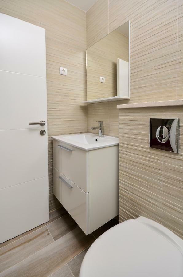 Apartments Vekic Makarska Ngoại thất bức ảnh
