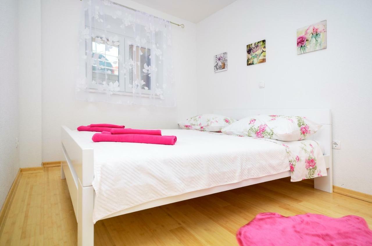 Apartments Vekic Makarska Ngoại thất bức ảnh
