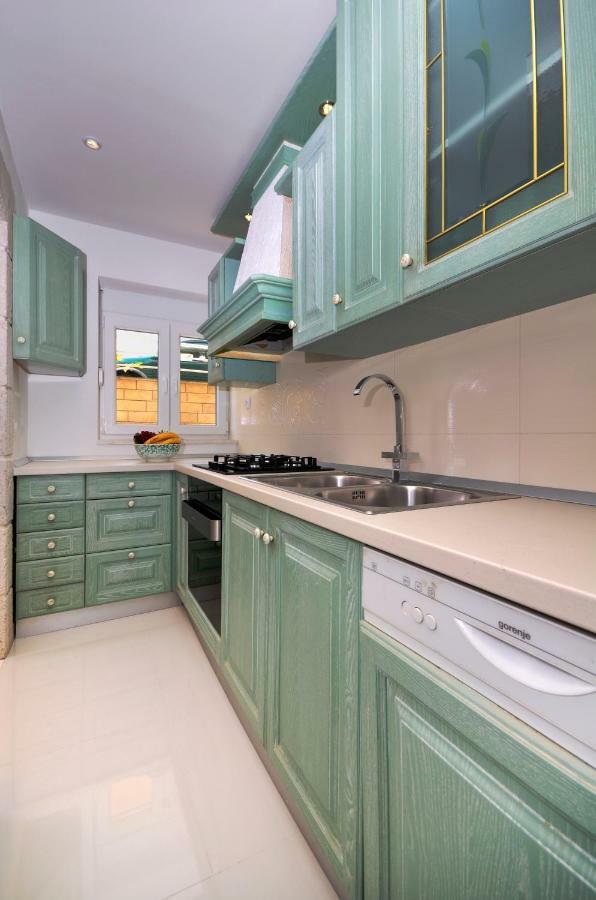 Apartments Vekic Makarska Ngoại thất bức ảnh