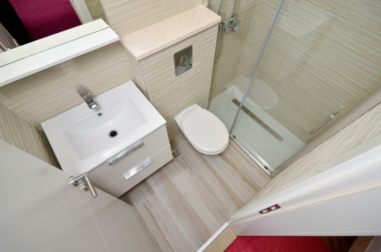 Apartments Vekic Makarska Ngoại thất bức ảnh