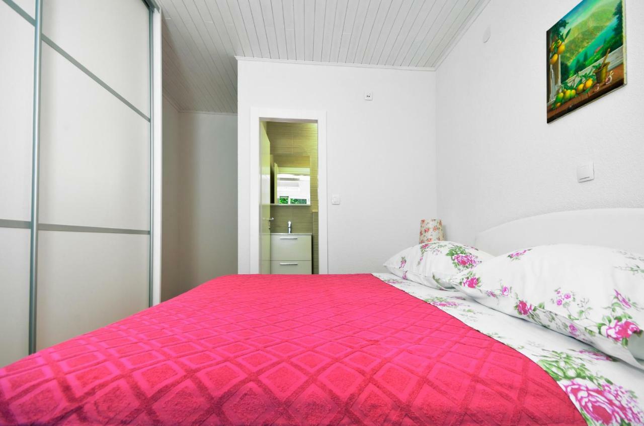 Apartments Vekic Makarska Ngoại thất bức ảnh