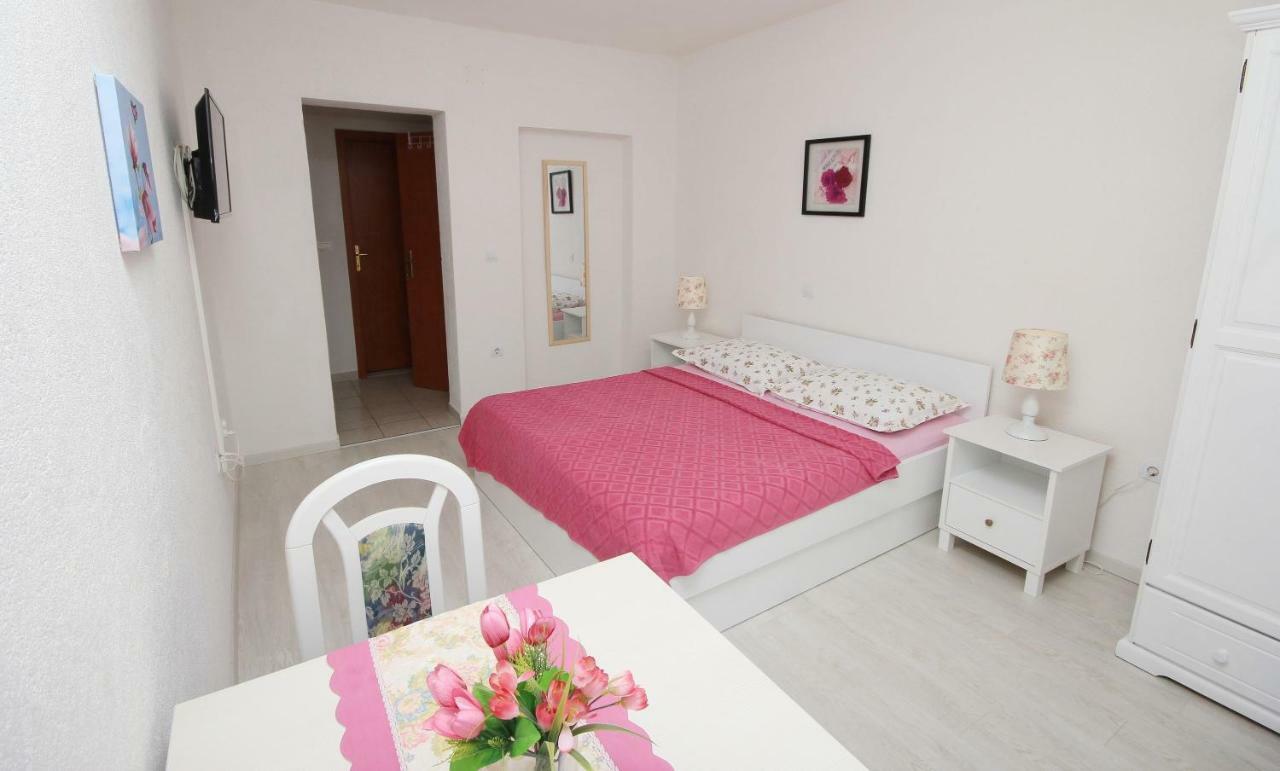 Apartments Vekic Makarska Ngoại thất bức ảnh