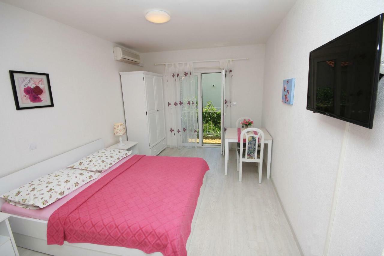 Apartments Vekic Makarska Ngoại thất bức ảnh