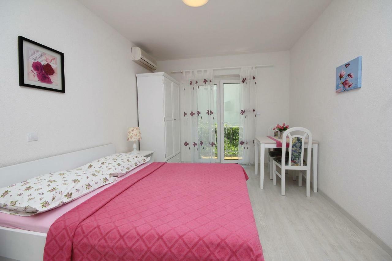 Apartments Vekic Makarska Ngoại thất bức ảnh