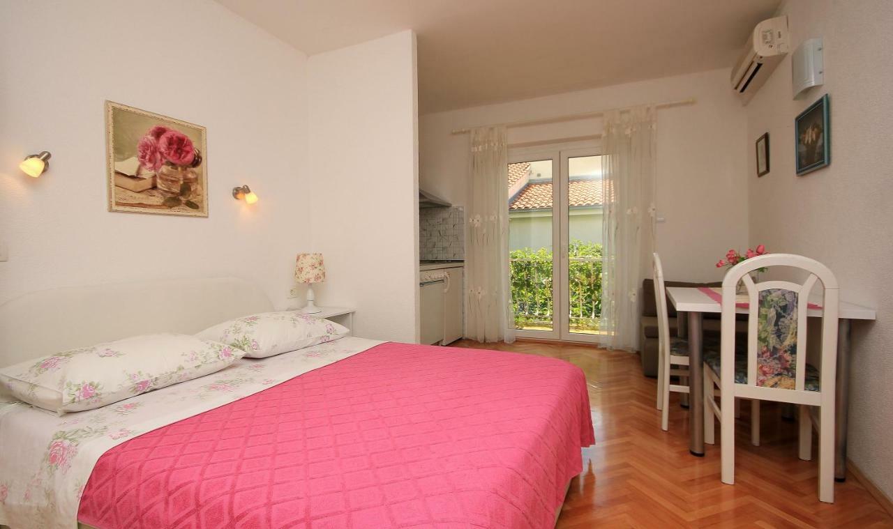 Apartments Vekic Makarska Ngoại thất bức ảnh